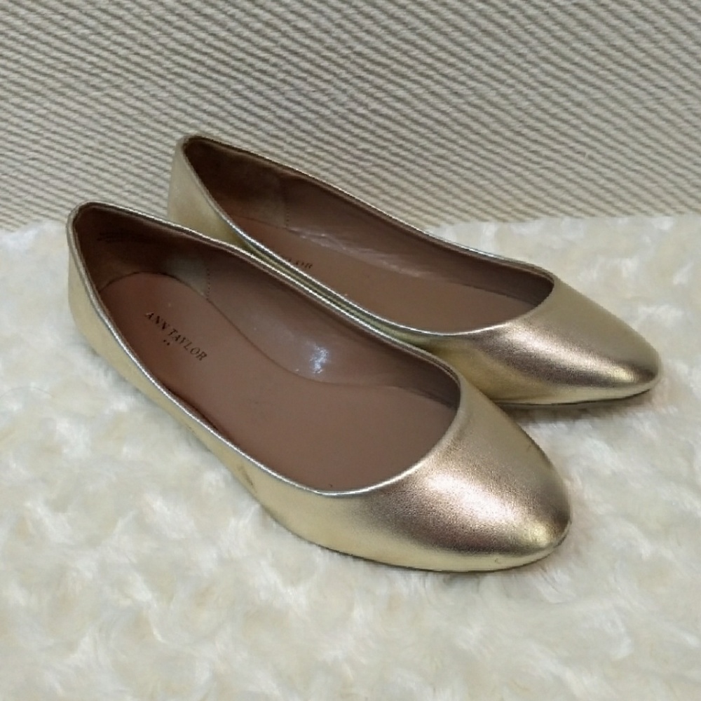 Ann Taylor Gold Flats